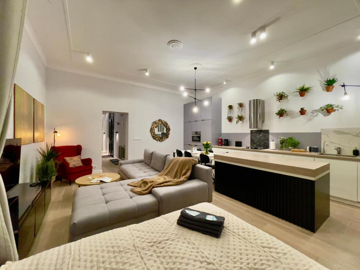 ורוצלב Spacious Apart In The Center- Main Square 300M מראה חיצוני תמונה