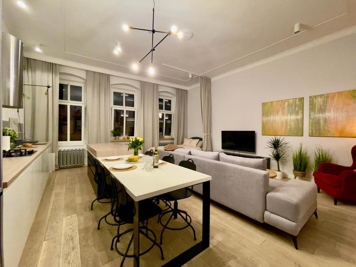 ורוצלב Spacious Apart In The Center- Main Square 300M מראה חיצוני תמונה