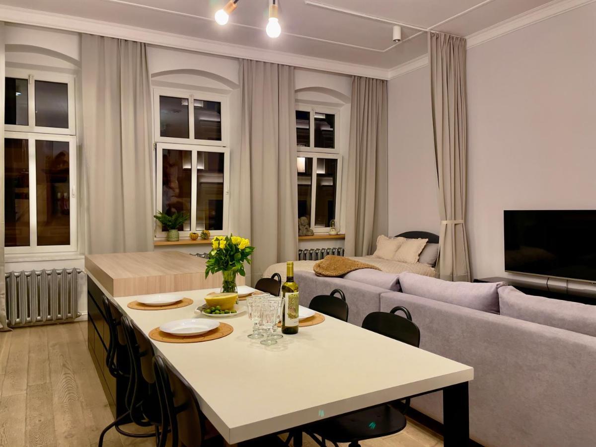 ורוצלב Spacious Apart In The Center- Main Square 300M מראה חיצוני תמונה