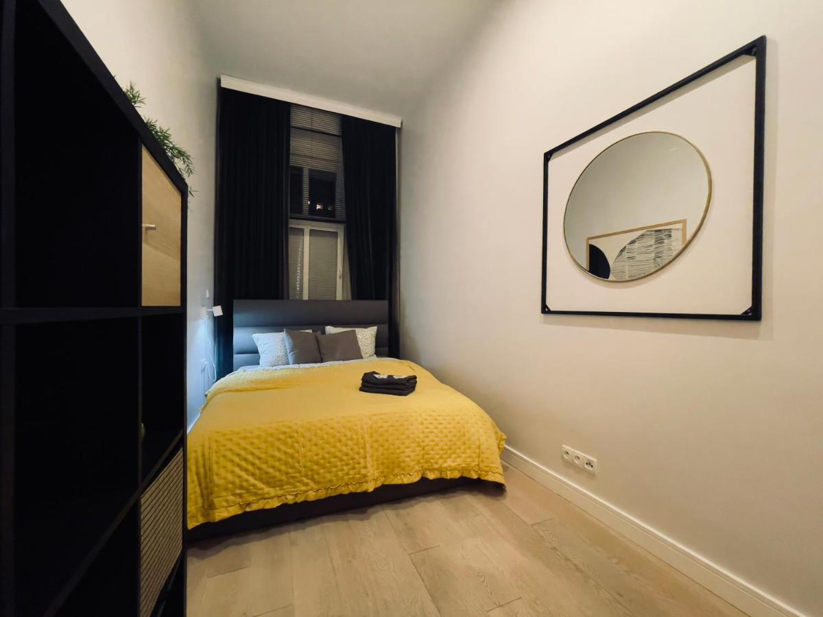 ורוצלב Spacious Apart In The Center- Main Square 300M מראה חיצוני תמונה