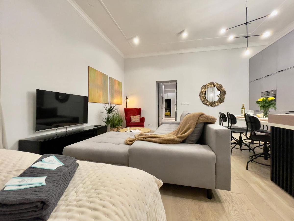 ורוצלב Spacious Apart In The Center- Main Square 300M מראה חיצוני תמונה